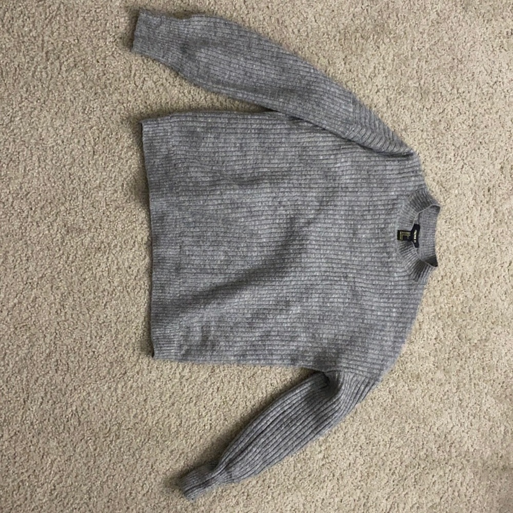 Grey pullover